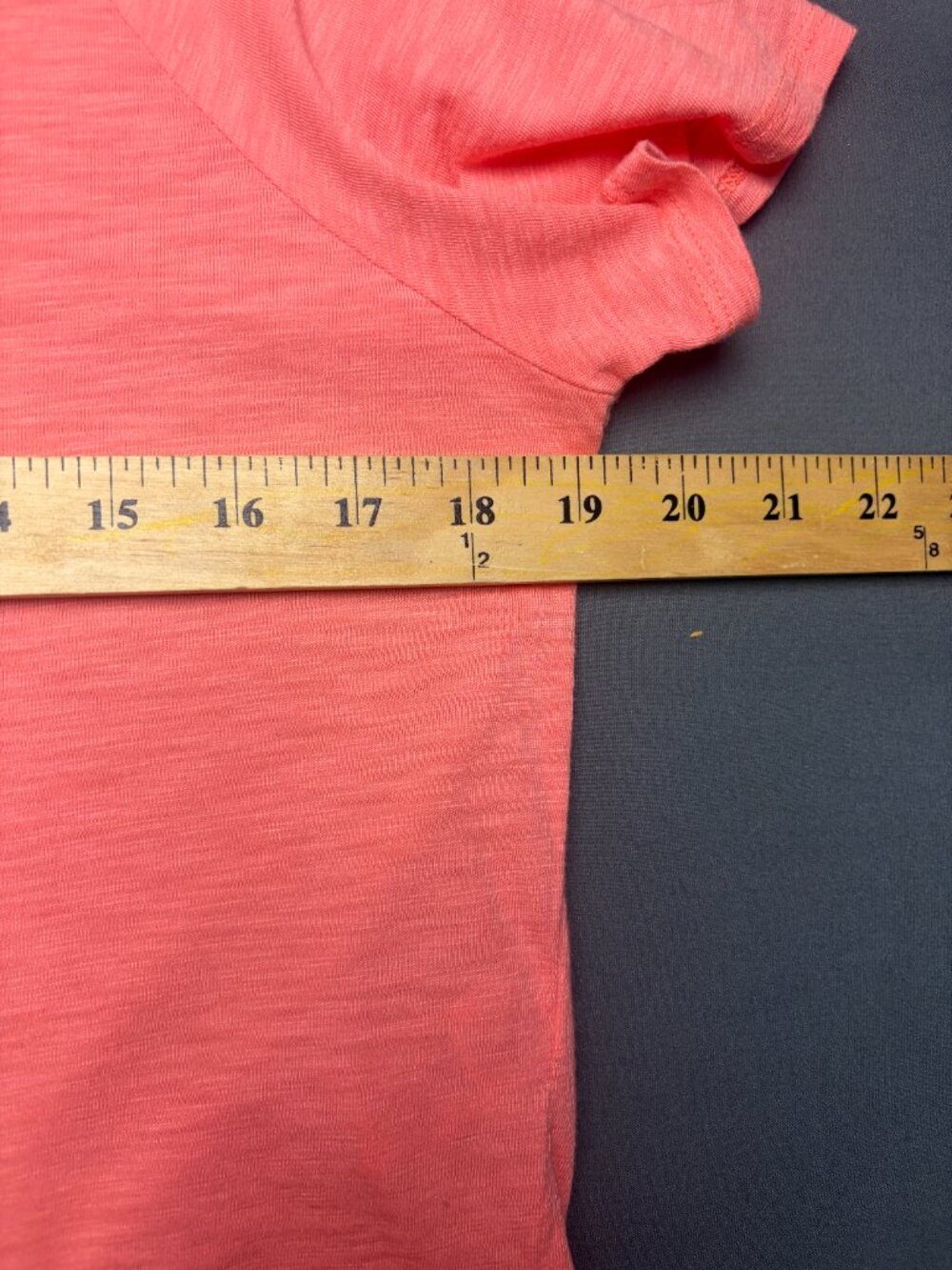 Beyond Yoga Size S High Low Cropped Tee Shirt Coral Pink Basic Top Cotton Modal - Picture 6 of 7